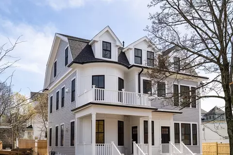 77 Thorndike St #1, Brookline, MA 02446