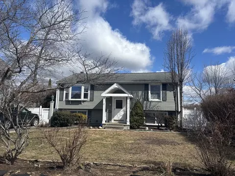 86 E Main St, Ayer, MA 01432