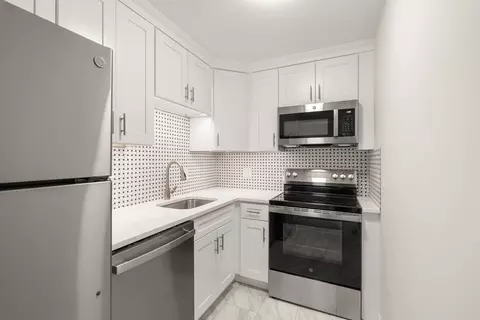 35 Glencoe St #43, Boston, MA 02134