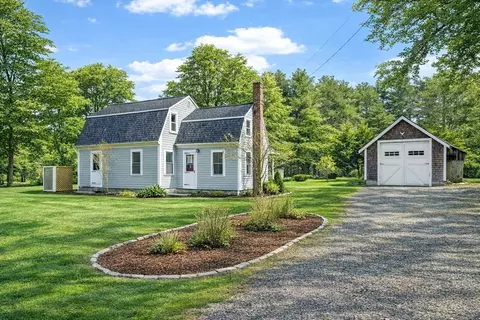 26 Division Rd, Dartmouth, MA 02747