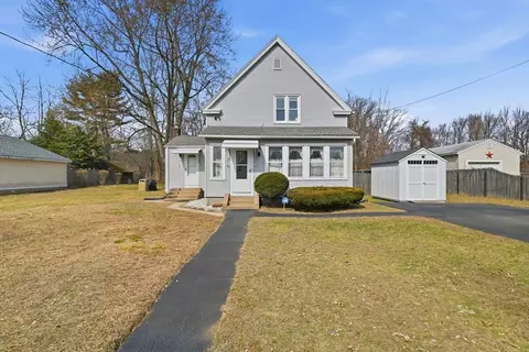 543 Lafleur Dr, Chicopee, MA 01013