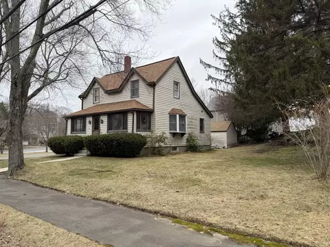 19 Hastings St, Wellesley, MA 02481