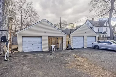 15 Florida St, Springfield, MA 01109 photo 7