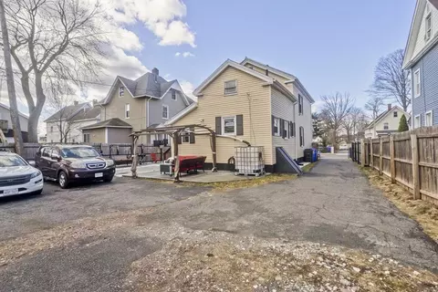 15 Florida St, Springfield, MA 01109 photo 4