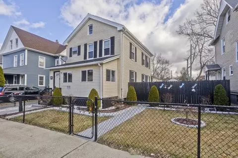 15 Florida St, Springfield, MA 01109 photo 3
