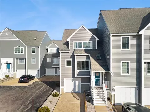 700 Shore Dr #9-901, Fall River, MA 02721