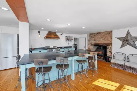 89 Choate St, Essex, MA 01929