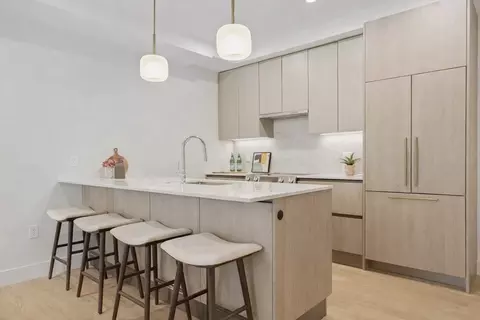 118 B St #406, Boston, MA 02127