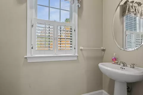 Entry Way - 6 Ashley Rd, Rowley, MA 01969 photo 2 of 4