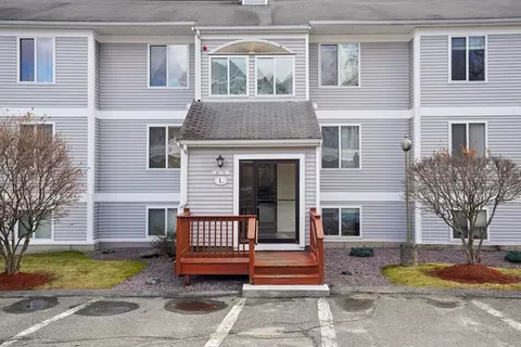 330 Sunderland Rd #69, Worcester, MA 01604