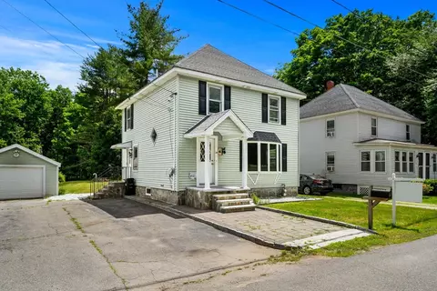 17 Maple St, Westford, MA 01886
