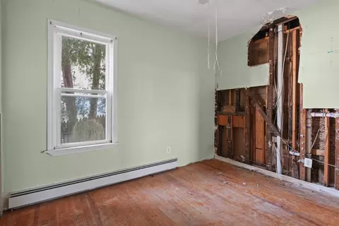 Bedroom - 213 Weetamoe St, Fall River, MA 02720 photo 4 of 6