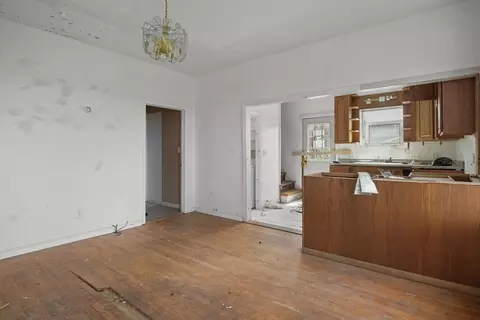 Living - 213 Weetamoe St, Fall River, MA 02720 photo 2 of 2