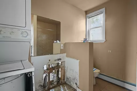 Bath - 213 Weetamoe St, Fall River, MA 02720 photo 2 of 3