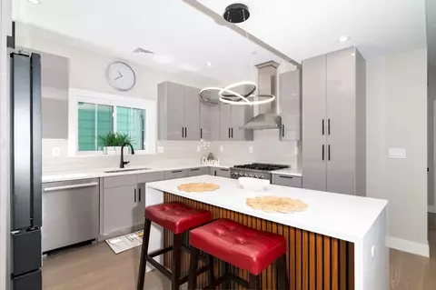 13 Arlington St #B, Somerville, MA 02145