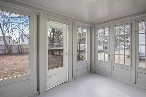 Exterior - 126 Windemere St, Springfield, MA 01104 photo 3 of 6