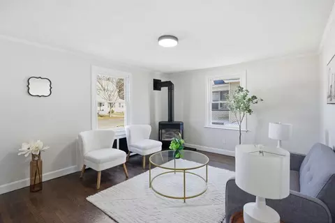 Living - 126 Windemere St, Springfield, MA 01104 photo 2 of 2