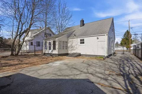 Exterior - 126 Windemere St, Springfield, MA 01104 photo 5 of 6