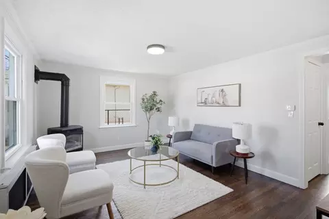 Living - 126 Windemere St, Springfield, MA 01104 photo 1 of 2