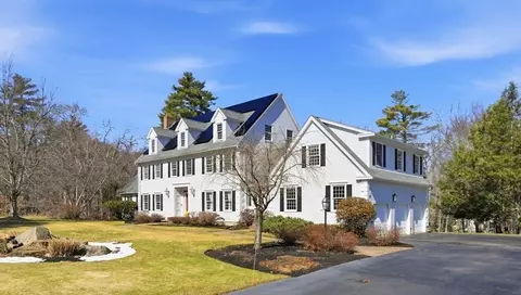 7 Charles Davis Dr, Wenham, MA 01984