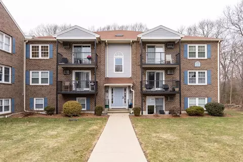 610 S Franklin St #F102, Holbrook, MA 02343