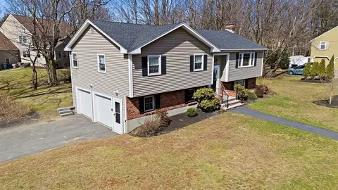 75 Whitehall Ln, Reading, MA 01867 photo 3