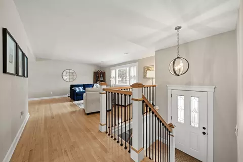 75 Whitehall Ln, Reading, MA 01867 photo 5