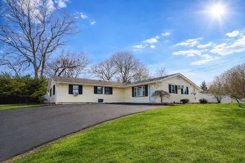 2 Villa Ln, Peabody, MA 01960