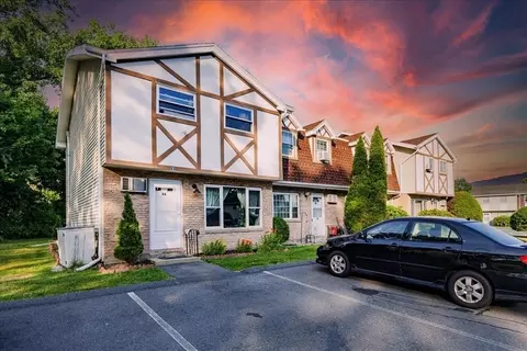 945 Riverside Dr #8A, Methuen, MA 01844