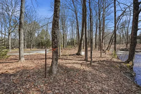 Exterior - 5 Torrey St, Easthampton, MA 01027 photo 4 of 14