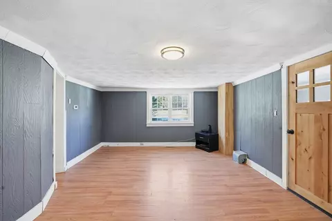 Living - 5 Torrey St, Easthampton, MA 01027 photo 3 of 3