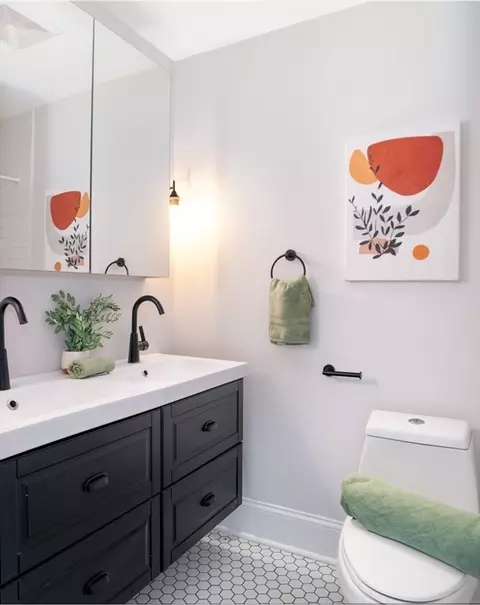 Bath - 60 Bow St #E, Somerville, MA 02143 photo 1 of 2