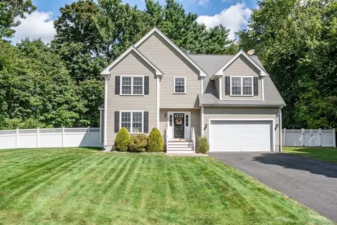 20 Walnut St, Foxboro, MA 02035