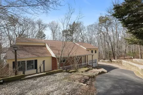 75 Edgewater Rd, Mashpee, MA 02649