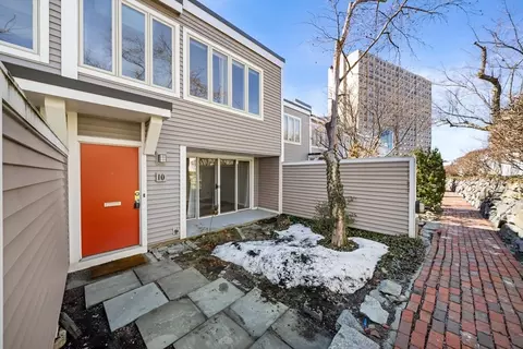 10 Fresh Pond Pl #10, Cambridge, MA 02138