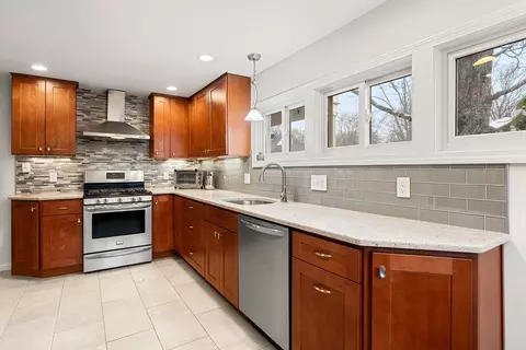 Kitchen - 51 Winslow Rd, Reading, MA 01867 photo 2 of 3