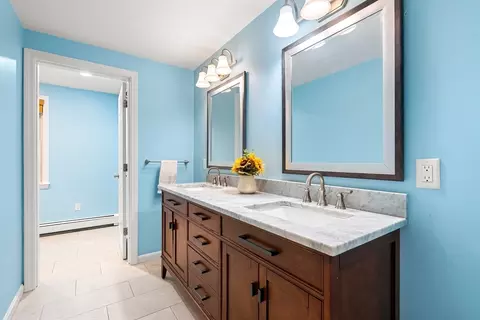 Bath - 51 Winslow Rd, Reading, MA 01867 photo 2 of 3