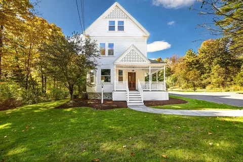 302 Concord Rd, Weston, MA 02493