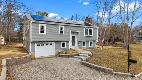 101 Audreys Ln, Barnstable, MA 02648
