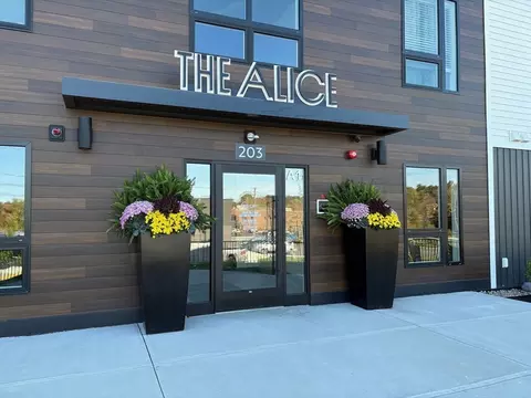 203 Lowell St #206, Wilmington, MA 01887