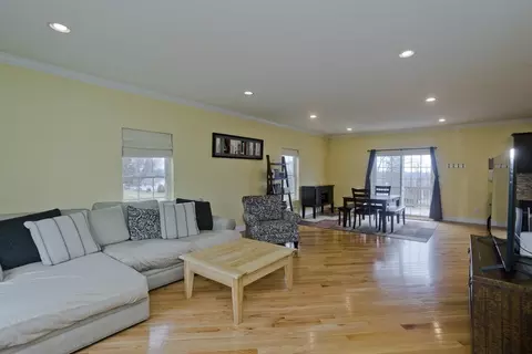 48 Mountain Ave, West Springfield, MA 01089 photo 8