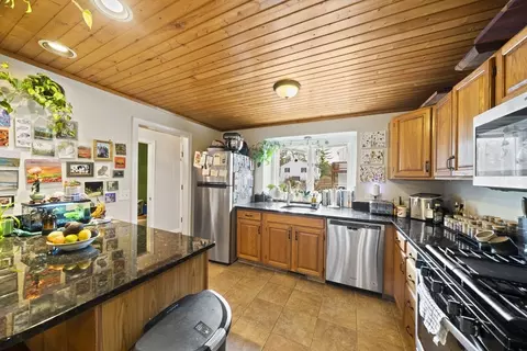 Kitchen - 55 Minot Ave #55, Wareham, MA 02571 photo 3 of 3