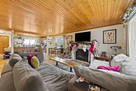 Living - 55 Minot Ave #55, Wareham, MA 02571 photo 3 of 3
