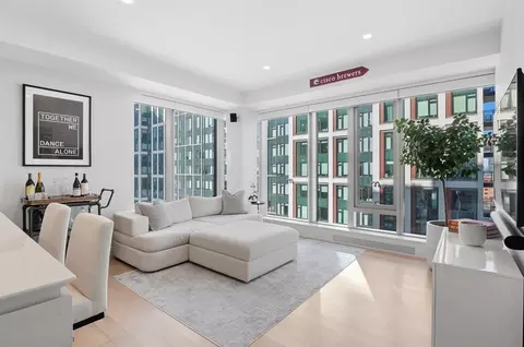 135 Seaport Blvd #1007, Boston, MA 02210