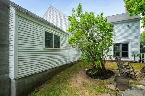 Exterior - 42 Elm St, Georgetown, MA 01833 photo 7 of 8