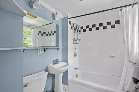 Bath - 42 Elm St, Georgetown, MA 01833 photo 2 of 2