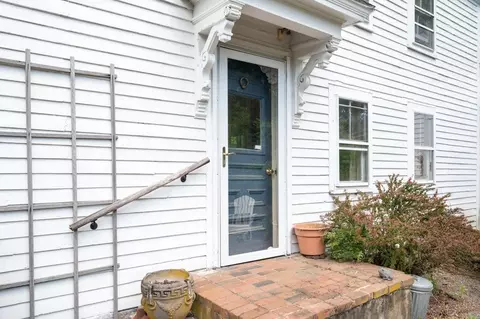 Exterior - 42 Elm St, Georgetown, MA 01833 photo 8 of 8