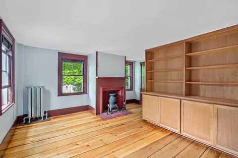 Bedroom - 42 Elm St, Georgetown, MA 01833 photo 3 of 4