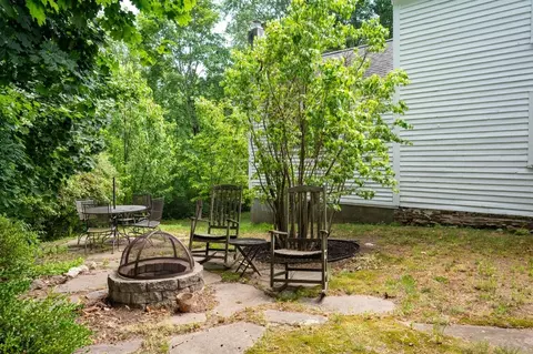 Exterior - 42 Elm St, Georgetown, MA 01833 photo 5 of 8