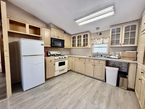141 Edbert St, Chicopee, MA 01020 photo 5